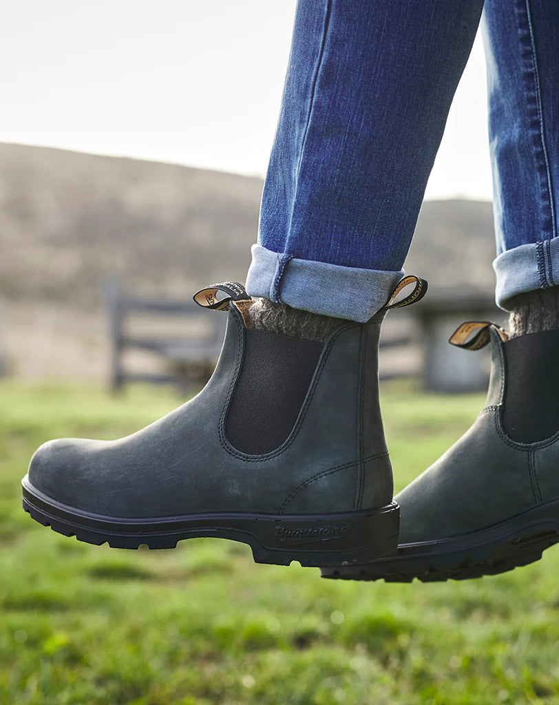 Blundstone 587 deals rustic black womens